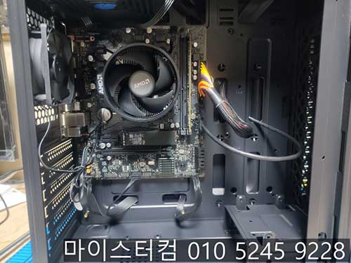 주식 거래용 조립 컴퓨터 PC 케이스
